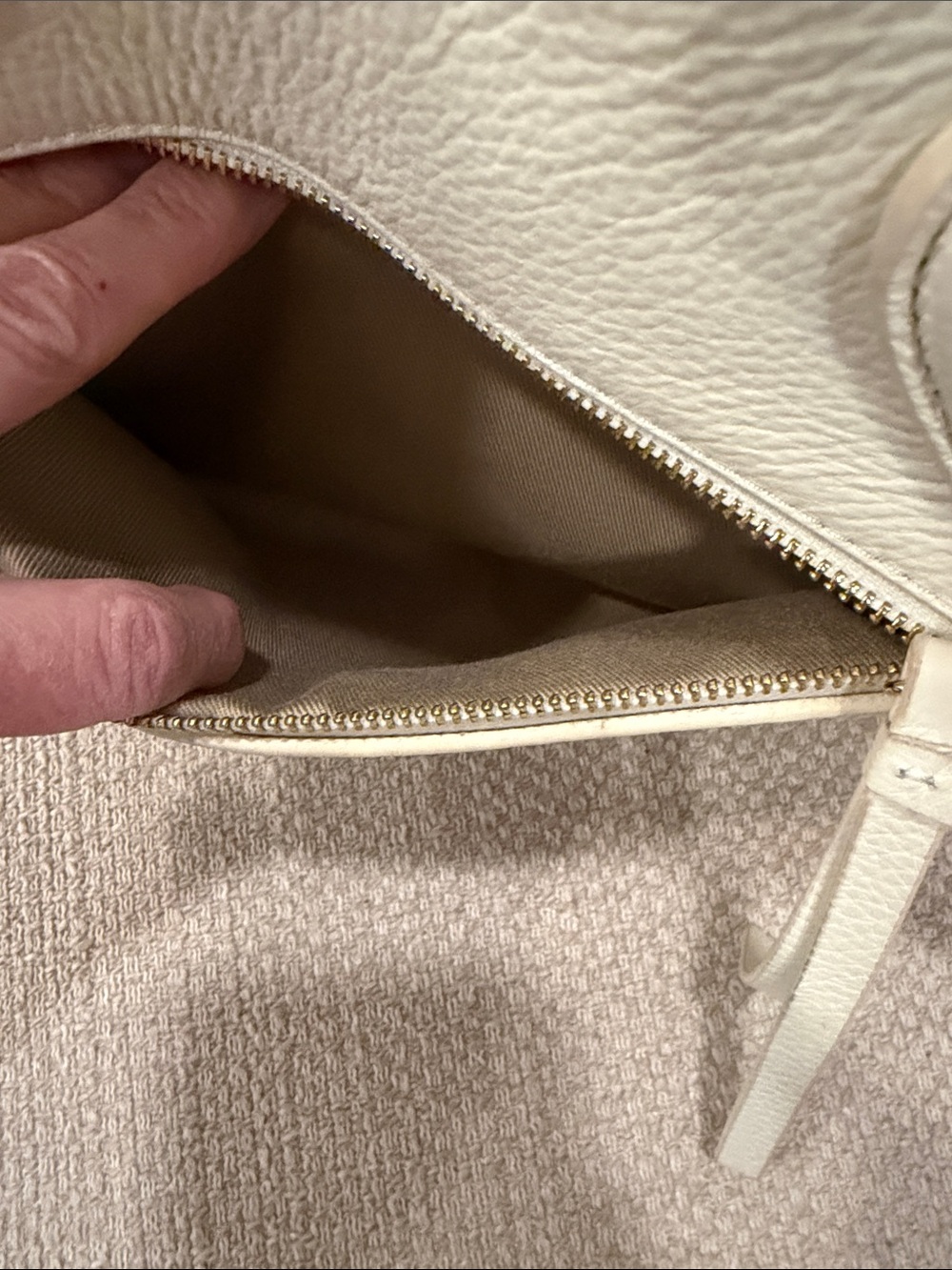 Women's White Leather Satchel Tote with Detachable Strap.  Gorgeous as a gift. - Picture 9 of 9